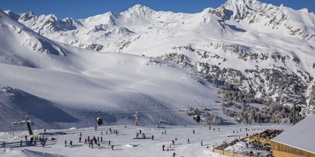 Alpler'de çığ: 5 asker hayatını kaybetti