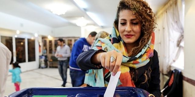 İran'da parlamento seçimlerinin ikinci turunu ‘reformcular’ kazandı