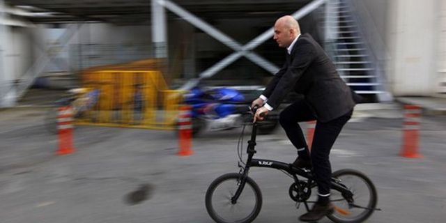 Milano'da işe bisikletle gelene para yardımı