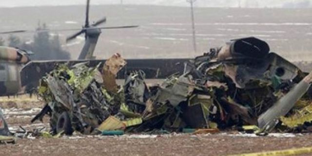 Türkiye sınırındaki Suriye helikopteri düştü