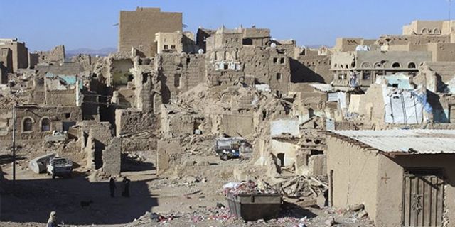 Suudi öncülüğündeki koalisyon Yemen'de hapishane vurdu: En az 45 ölü