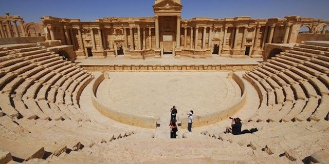 IŞİD, Palmira'da Antik Tiyatro'nun bir bölümünü yok etti