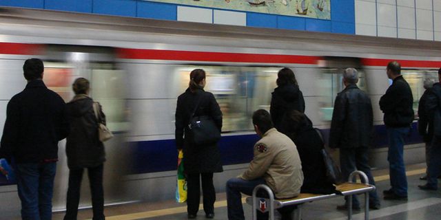 İstanbul'da metrolar bugün de sabaha kadar çalışacak