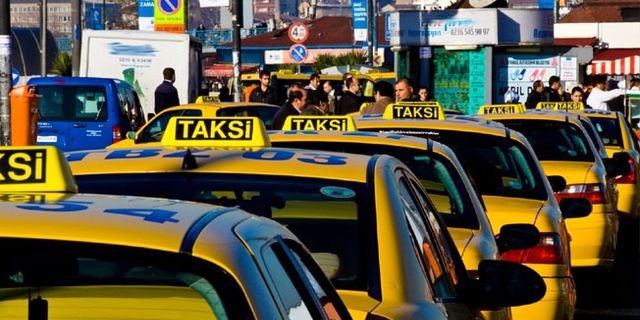 Taksicilerden piyasaya 1 milyon lira sahte para