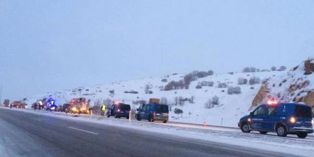 Kayseri'de yolcu otobüsü devrildi: 21 yaralı