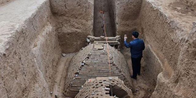 Çin’de piramit şeklinde gizemli bir mezar yapısı bulundu