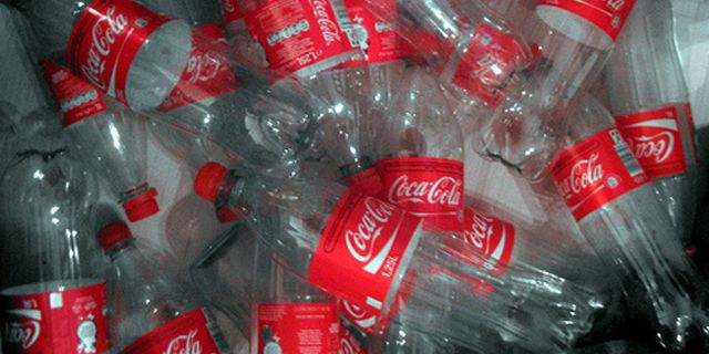 "Okyanuslarda Coca Cola'nın plastiklerine daha fazla yer kalmadı"