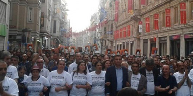 İstiklal Caddesi'nde 'Gezi' yürüyüşü