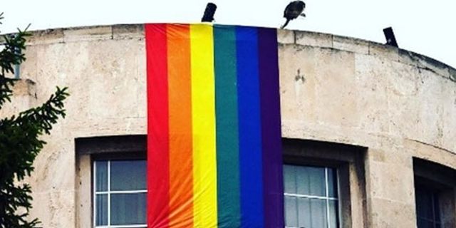 ABD'nin Ankara Büyükelçiliği’ne LGBTİ bayrağı