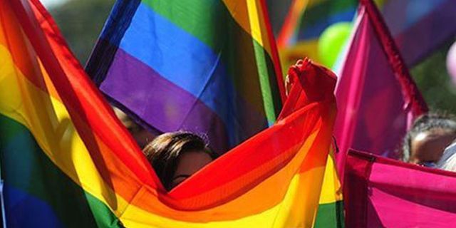 Malta'da eşcinsel evlilik yasallaştı