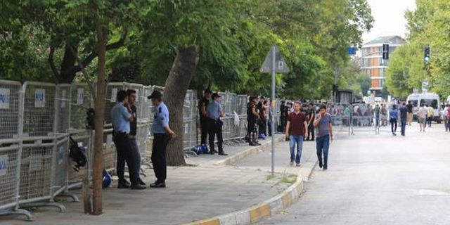 Vicdan ve Adalet Nöbeti öncesi Yoğurtçu Parkı'na polis ablukası