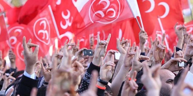 MHP'de 625 istifa: Akşener'in partisine katılacaklar