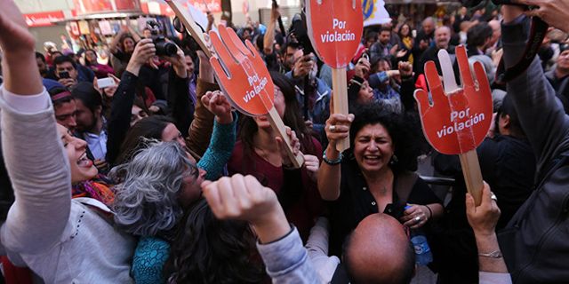 Şili'de diktatörlük döneminden kalma kürtaj yasağı gevşetildi