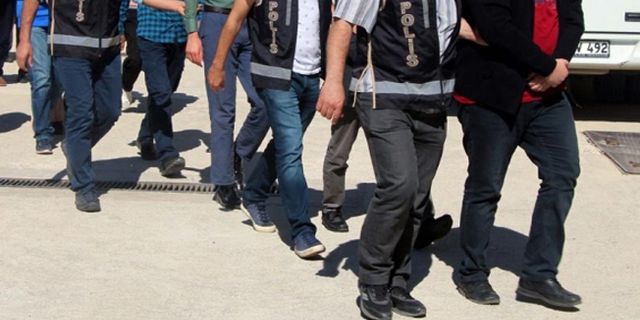 İzmir'deki 'FETÖ' soruşturmasında 52 kişi tutuklandı