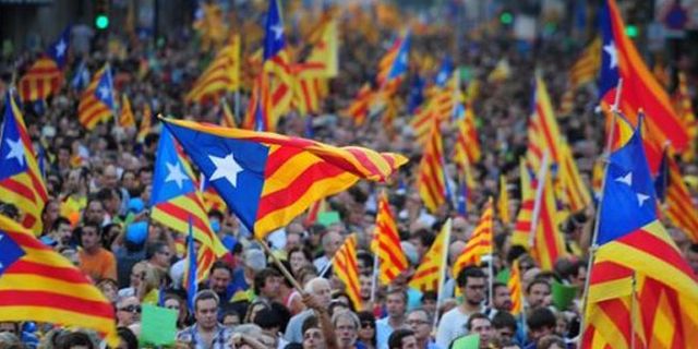 Katalonya hükümetinden halka: Evde hazırladığınız oy pusulalarını kullanabilirsiniz