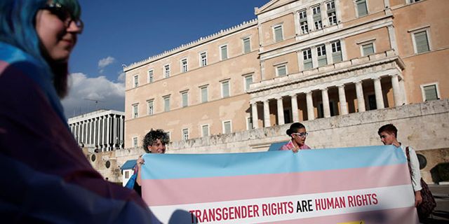 Yunanistan, cinsiyet değiştirme hakkını tanıdı