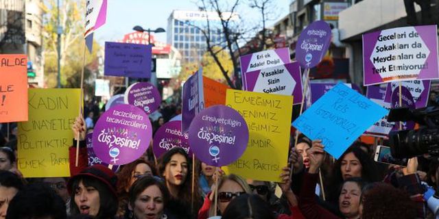 25 Kasım'da kadınlar sokaklarda: 'Haklarımızdan ve hayatlarımızdan vazgeçmiyoruz'