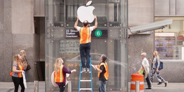 Sahte Apple Store yaptılar, 50 kişi iPhone X sırası bekledi!