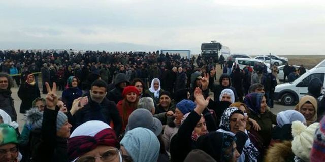 Demirtaş'ın davasına katılmak isteyenler yollarda durduruldu