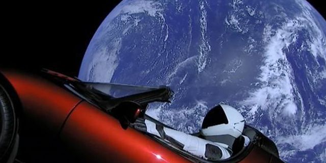 Elon Musk Tesla arabayı uzaya nasıl yolladı?