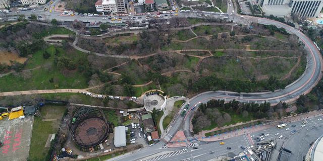 'Tünel çalışmalarında yeşil alan kaybı olmayacak' denilmişti: Maçka Parkı’nda ağaçlar sökülüyor