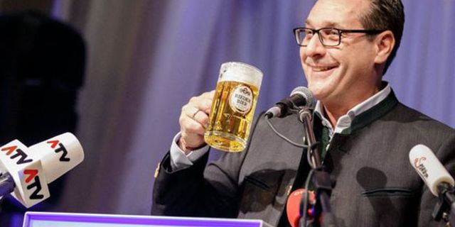 Avusturya'da karar: Vatandaşlar siyasetçilere küfür edebilir