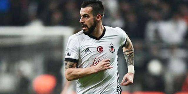 Beşiktaş'ın oyuncusu Negredo hastaneye kaldırıldı