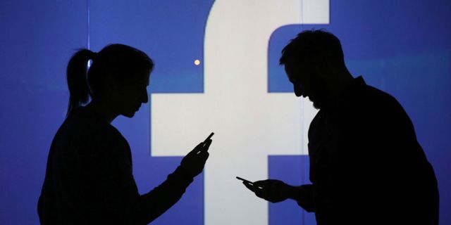 Facebook, kullanıcıların telefon konuşmalarını ve SMS'lerini de kaydetmiş