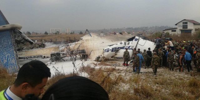 Nepal'de yolcu uçağı düştü: 40 yolcu hayatını kaybetti