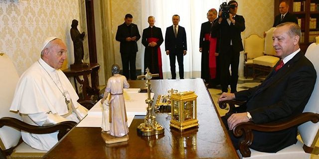 Erdoğan, Papa Francis ile görüştü
