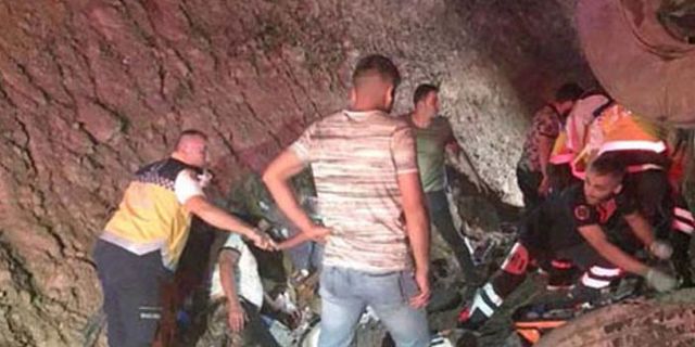 Karaman'da yolcu otobüsü devrildi: Çok sayıda ölü ve yaralı var