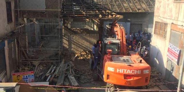 Restorasyon sırasında duvar yıkıldı: 1 işçi hayatını kaybetti