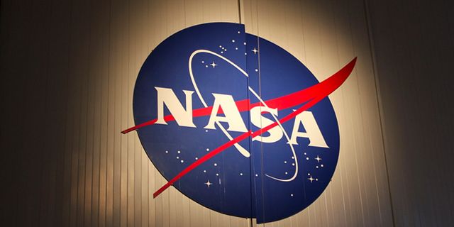 Twitter'da NASA yetkilisine küfredince stajını kaybetti