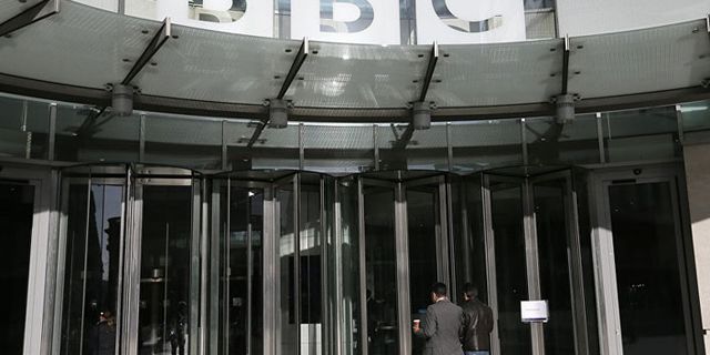 BBC önünde bombalı araç şüphesi