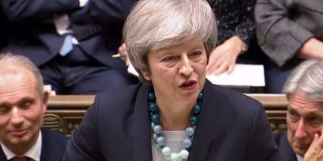 İngiltere'de Brexit kaosu: Başbakan May, Parlamento'daki oylamayı erteledi
