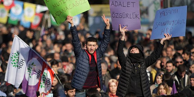 HDP'li Öztürk: Biz bu kirli zihniyetin kardeşi değiliz