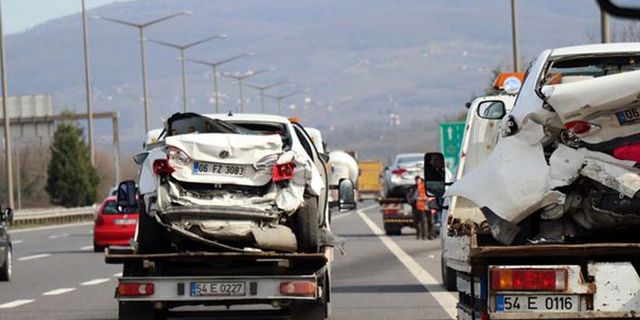 TEM’de zincirleme kaza: 8 kişi yaralandı