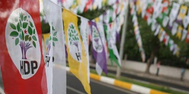 Polis HDP bürosunu 'propaganda yapılıyor' diye bastı