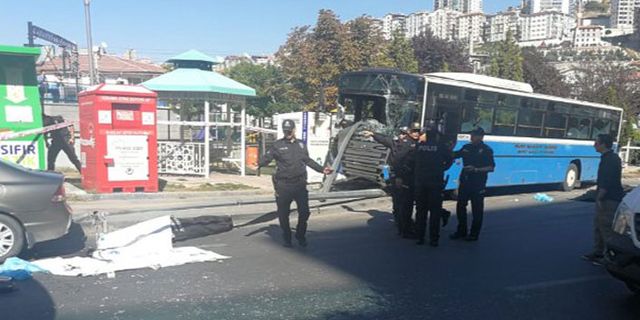 Halk otobüsü durağa girdi: 3 kişi hayatını kaybetti