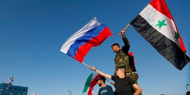 Rus yetkililer Suriye'de Esad ile görüştü