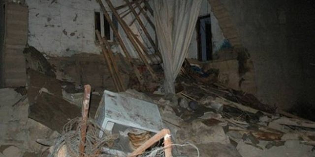 Diyarbakır'da kerpiç ev çöktü: 9 çocuk göçük altında kaldı