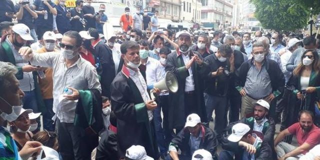 Adana Barosu'nun protesto yürüyüşü polis tarafından engellendi