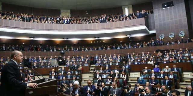 AKP'de meclis grubu seçimi yapıldı