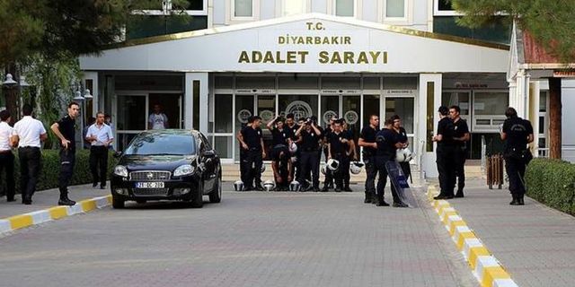 Diyarbakır'da HDP, DBP ve Rosa Kadın Derneği üyelerine gözaltı