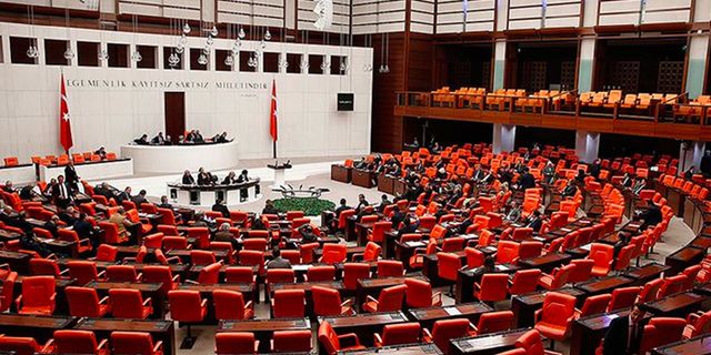 Suriye ve Irak tezkereleri Meclis’ten geçti