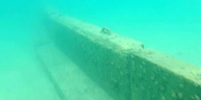 Bodrum'da deniz dibine metrelerce beton duvar örmüşler