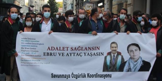İstanbul Barosu önünde Timtik ve Ünsal için eylem