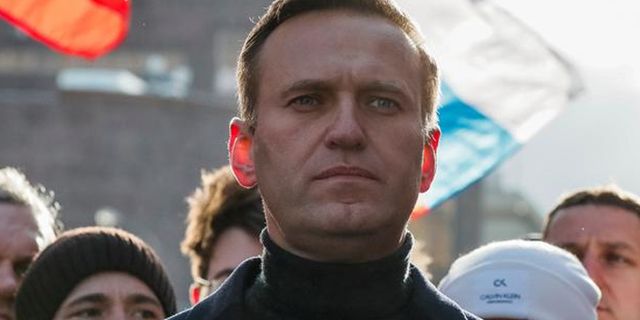Rusya'da muhalif lider Navalny hastaneye kaldırıldı: 'Bilinci kapalı, çayına zehir katılmış olabilir'