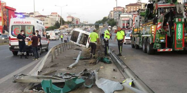 İstanbul'da yolcu otobüsü devrildi: 1'i ağır, 11 yaralı