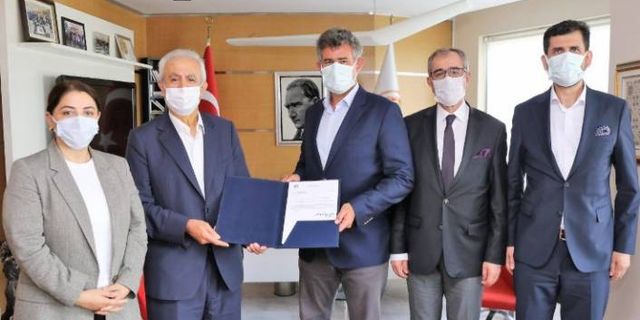 İstanbul’da ikinci baro kuruluş yetki belgesini aldı